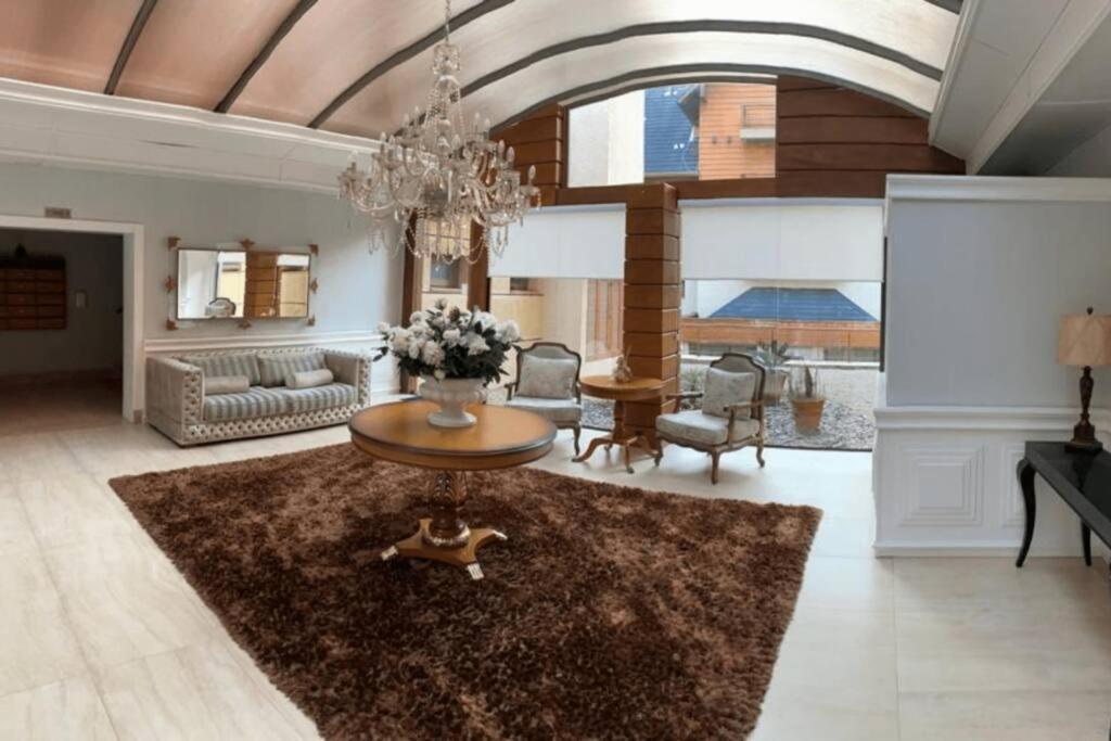 Novo No Centro De Apartment