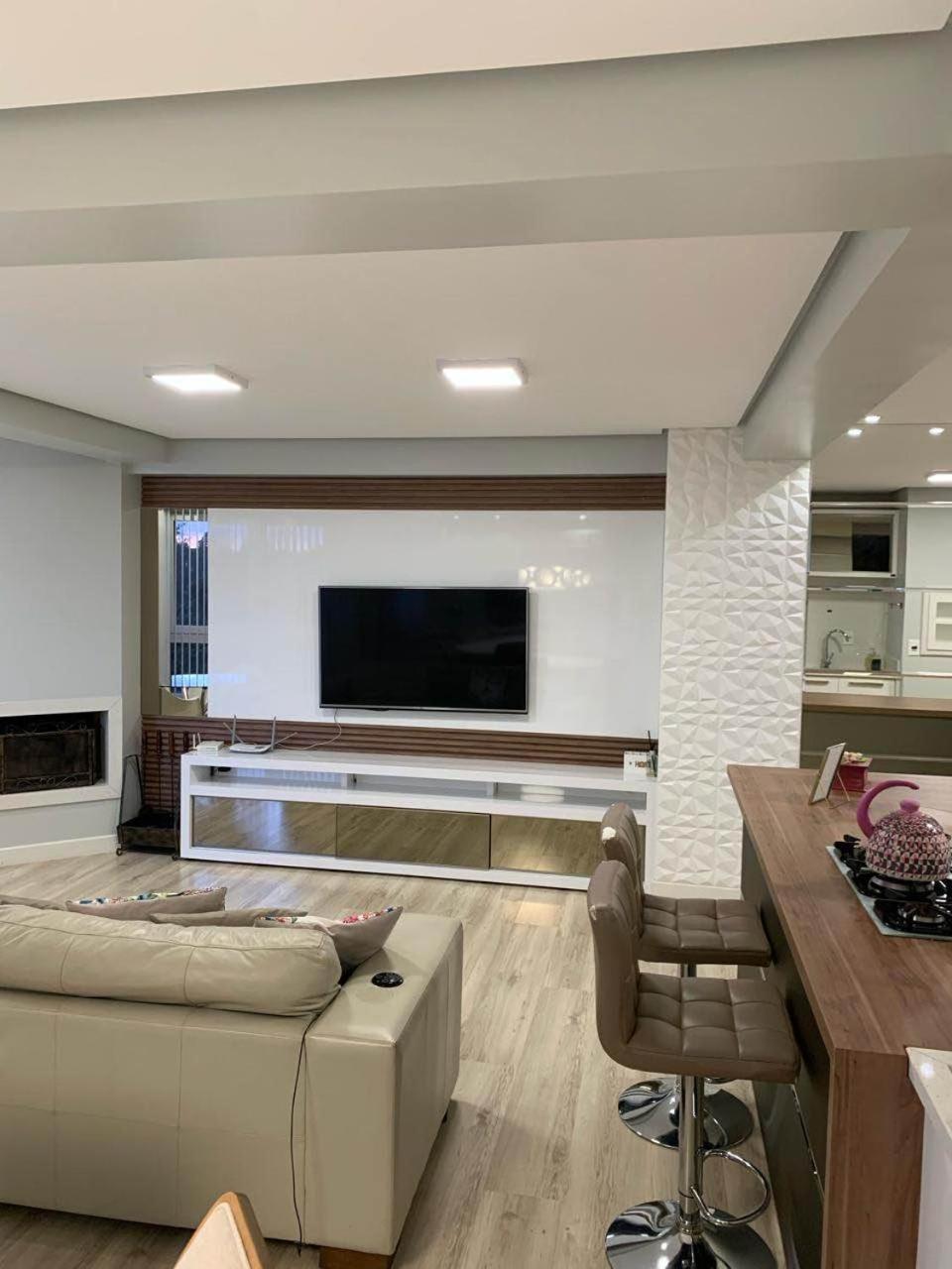Novo No Centro De Apartment